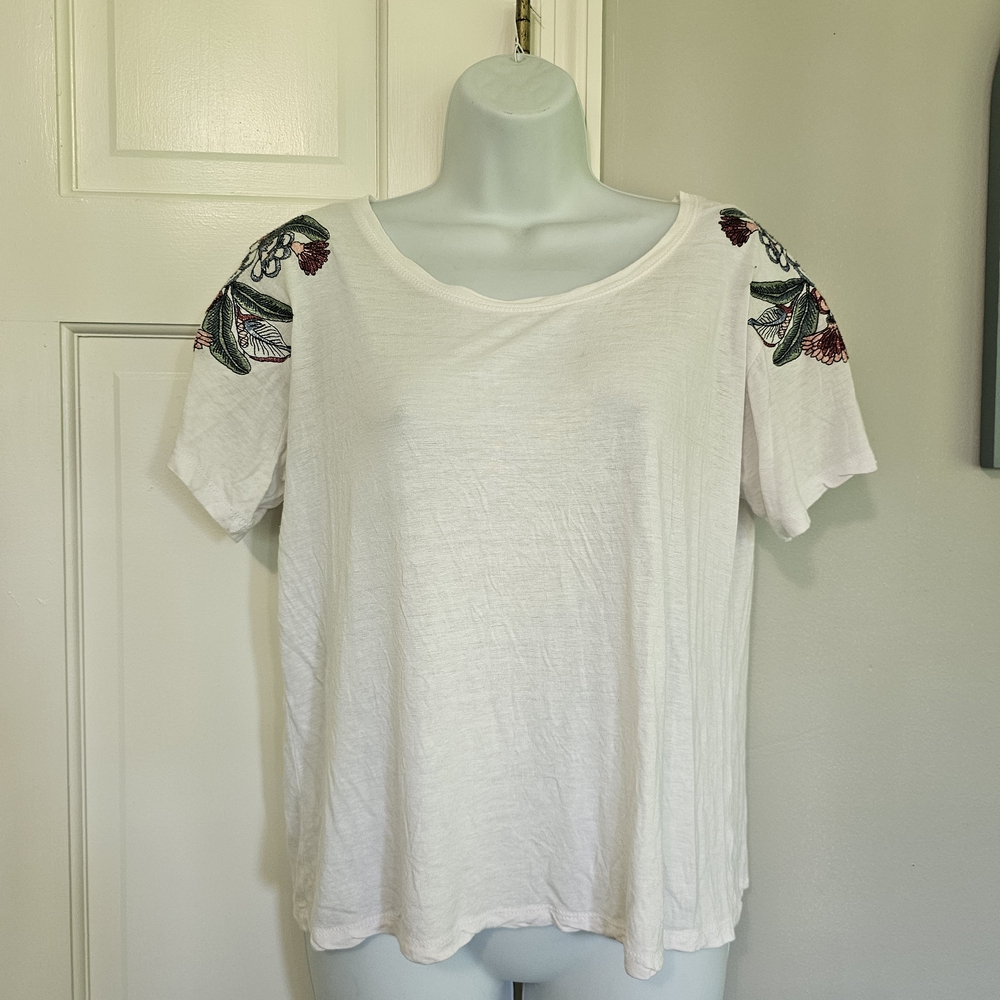 White and Red Short Sleeve Tee